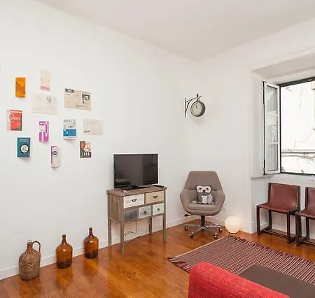 2 Bedroom Apt. By The Castle 리스본