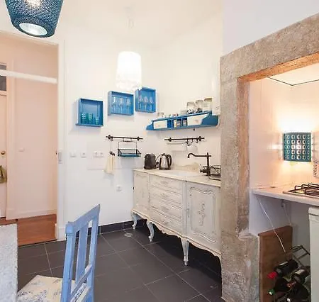 2 Bedroom Apt. By The Castle 리스본